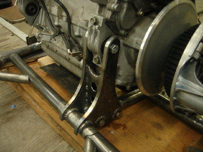 t_pilot_basketcase_engine_mounting_055_184.jpg