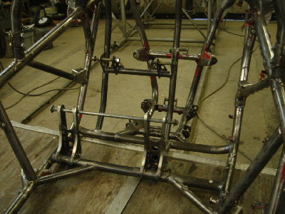 t_pilot_basketcase_engine_mounting_070_351.jpg