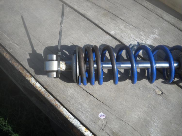 rear fox coilovers 004.jpg