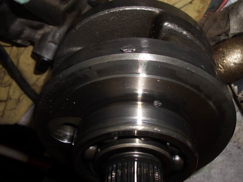 crank removed and still parts stuck to crank bottom.JPG