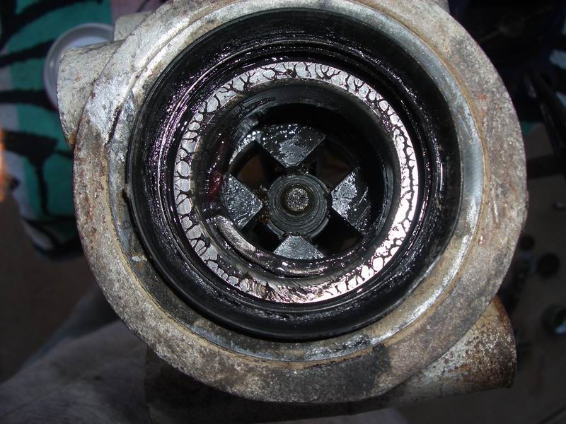 Bind bearing puller installed in knuckle.JPG