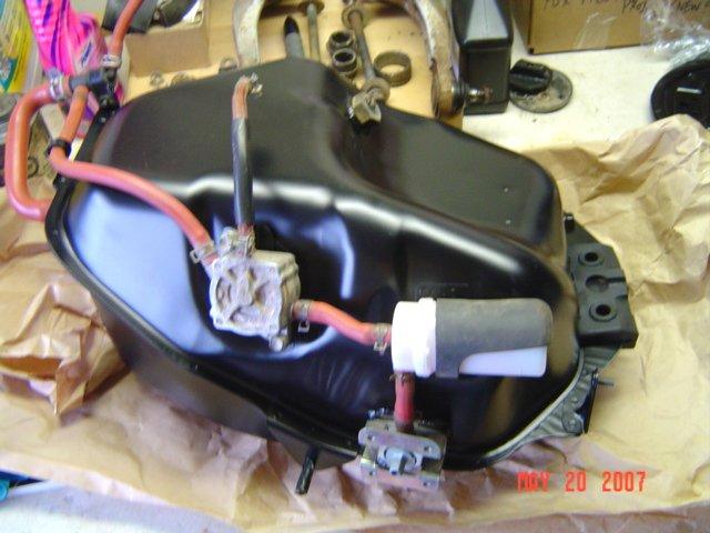 Pilot fuel tank install 001.jpg