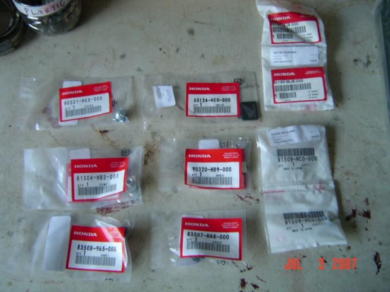 Pilot plastics hardwareparts 001.jpg